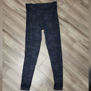 Camo leggings